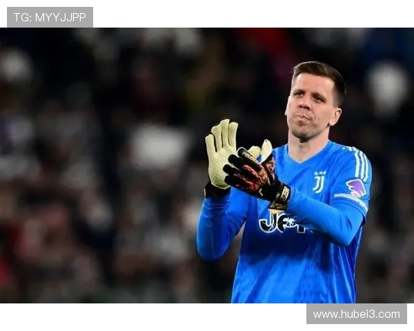 尤文门将什琴斯尼国家德比赛后被拍到场上抽烟引发热议